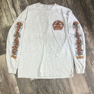 Unique Vintage Gray Long Sleeve Graphic Tee